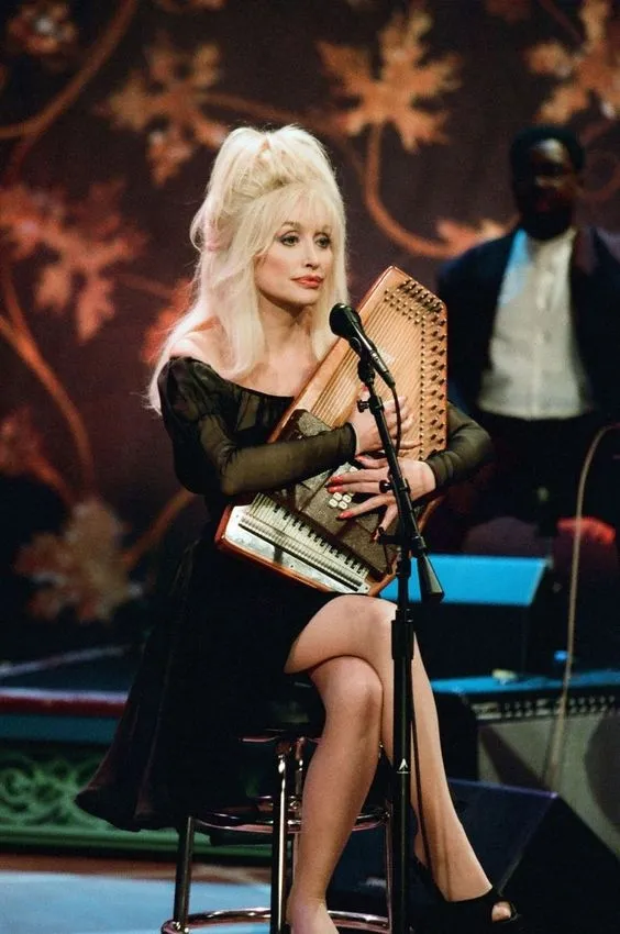 Dolly Parton Without Wig Unveiling The Wigless Wonder